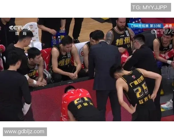 孙铭徽的篮球之路:从青涩少年到国家队核心的成长历程与奋斗故事 孙铭徽的篮球之路:从青涩少年到国家队核心的成长历程与奋斗故事