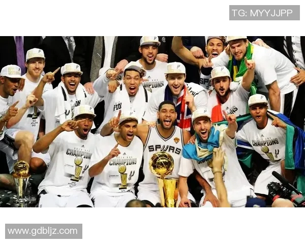 热火与马刺总决赛第二场激战回顾球星对决引发的精彩瞬间与战术分析 热火与马刺总决赛第二场激战回顾球星对决引发的精彩瞬间与战术分析